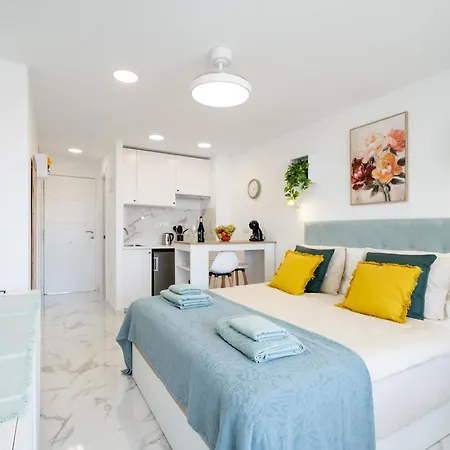 Costa Serena 420 أذيخي