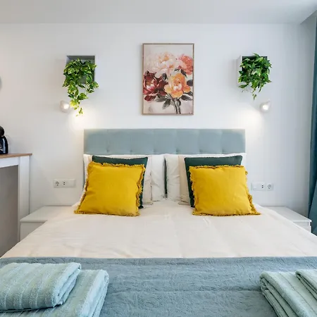 Costa Serena 420 أذيخي