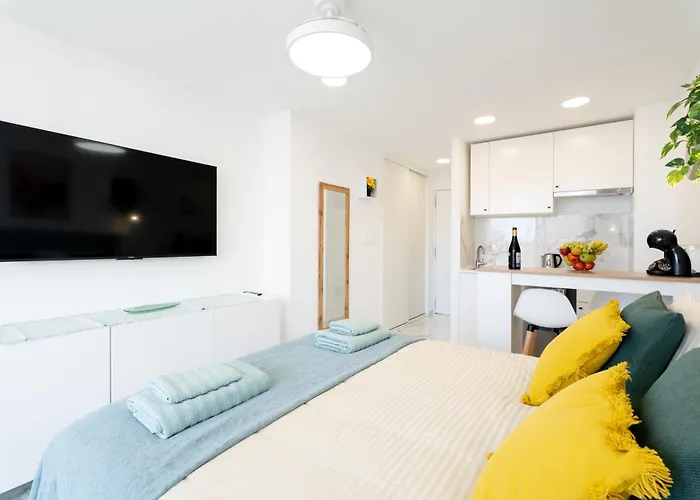 Apartamento Costa Serena 420 *