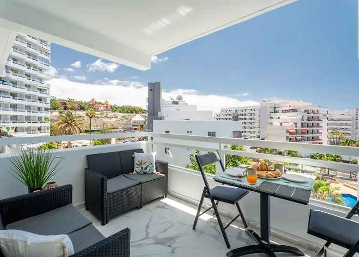 Apartamento Costa Serena 420 *